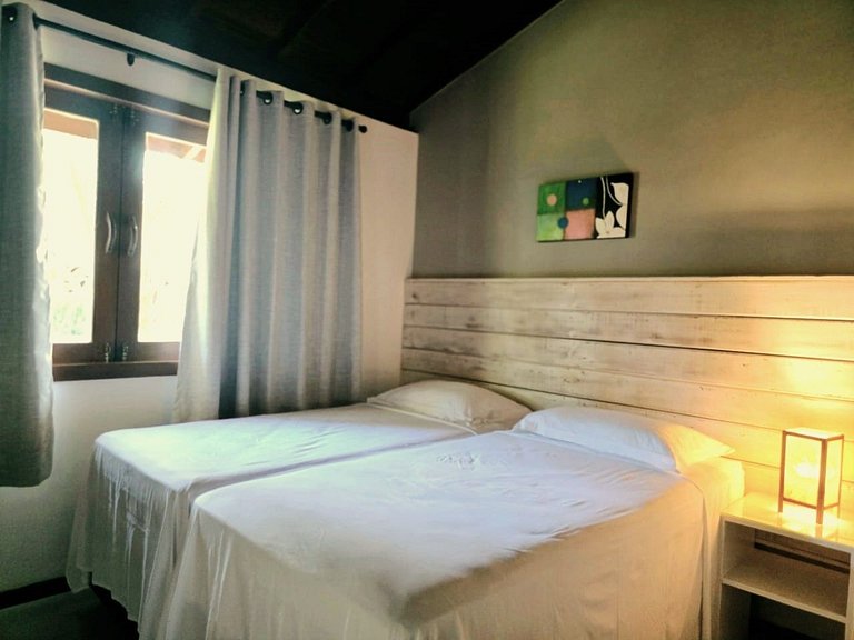Casa Amarela 3 quartos praia Araçaípe Arraial
