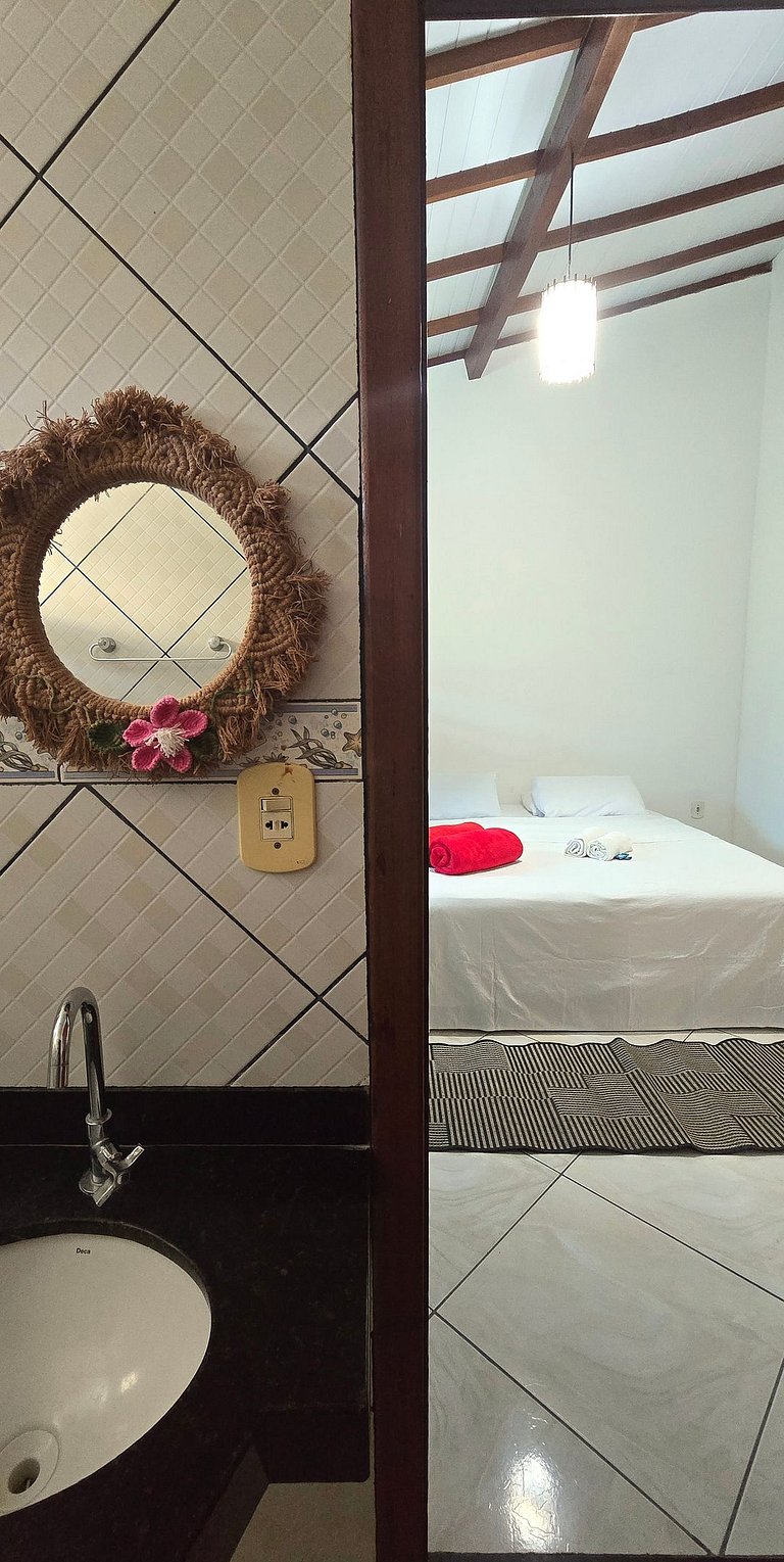 Casa branca com 3 dormitórios em Arraial