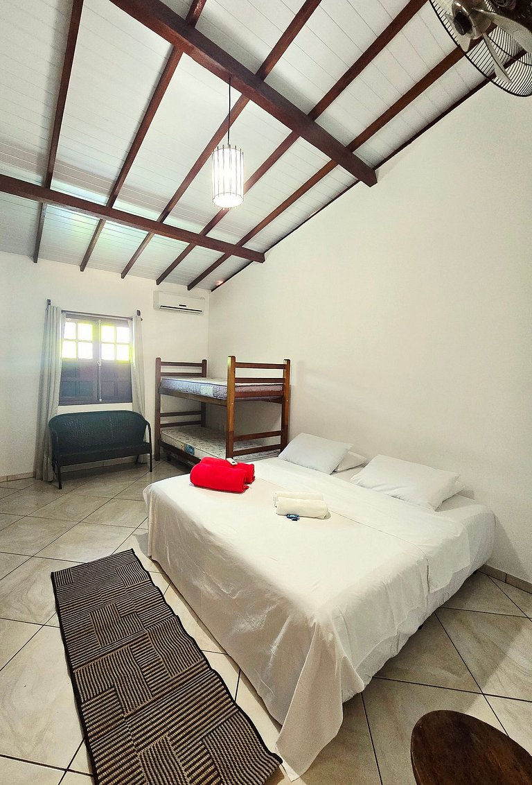 Casa branca 3 dormitórios no Arraial d'Ajuda