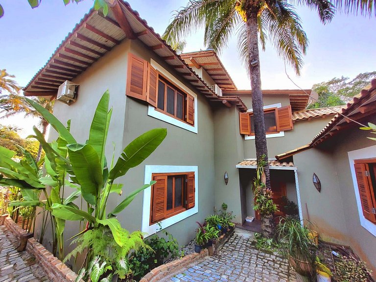 A Casa Dendê 4 suítes Arraial