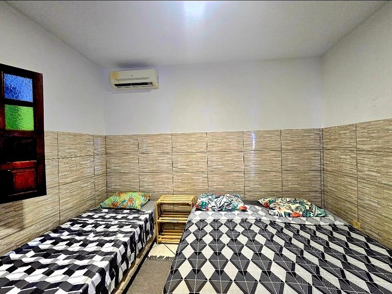 Casa branca com 3 dormitórios em Arraial