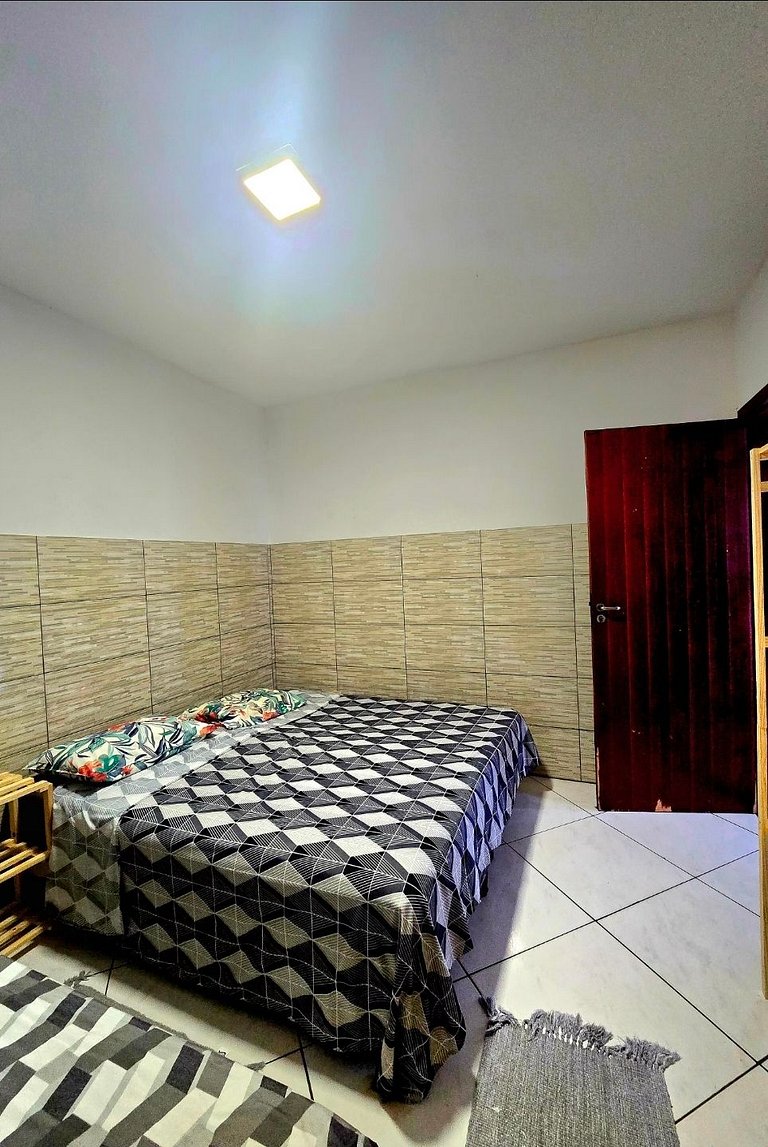 Casa branca com 3 dormitórios em Arraial
